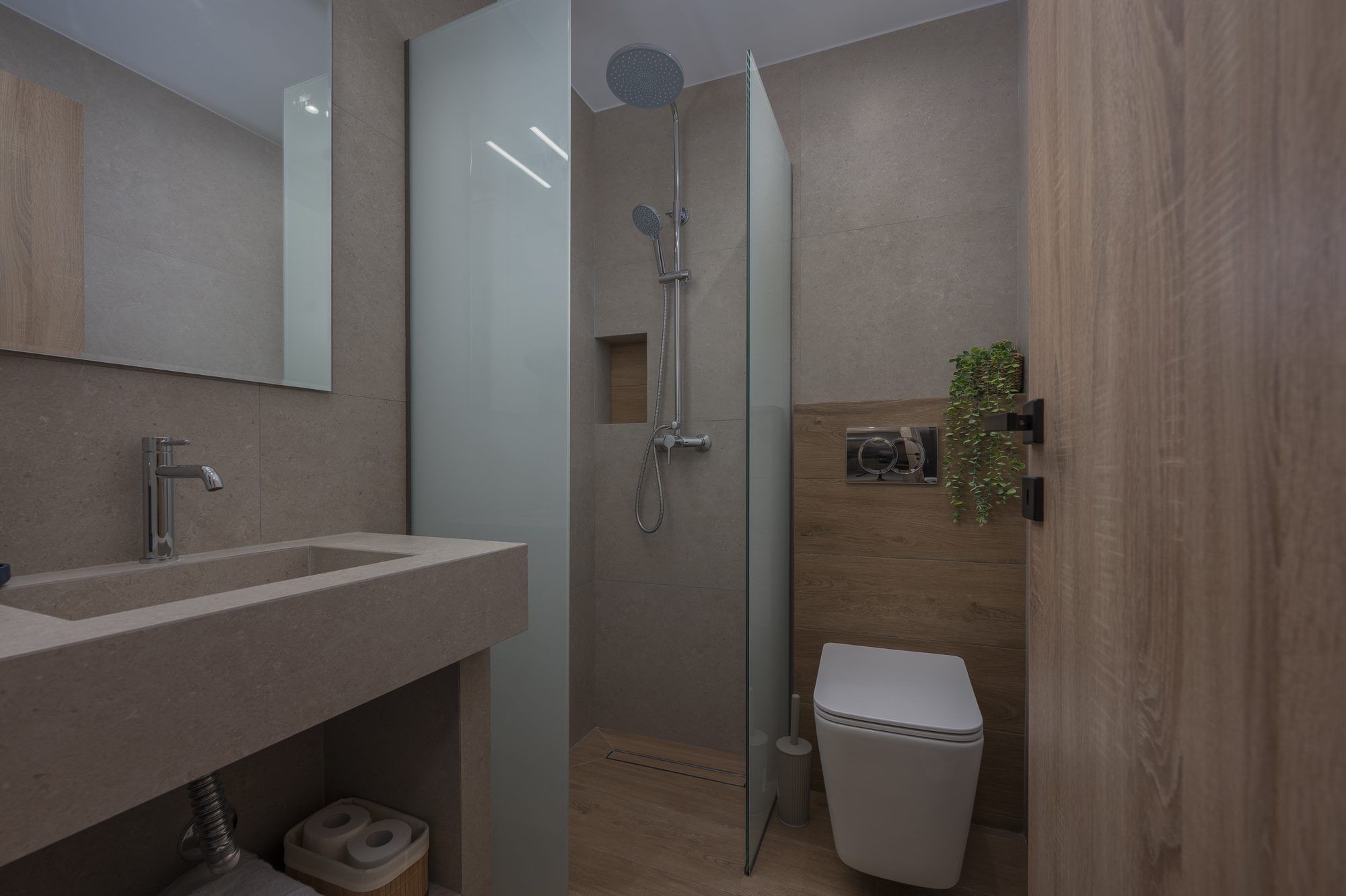 Πάνω μπάνιο με walk-in ντουζιέρα